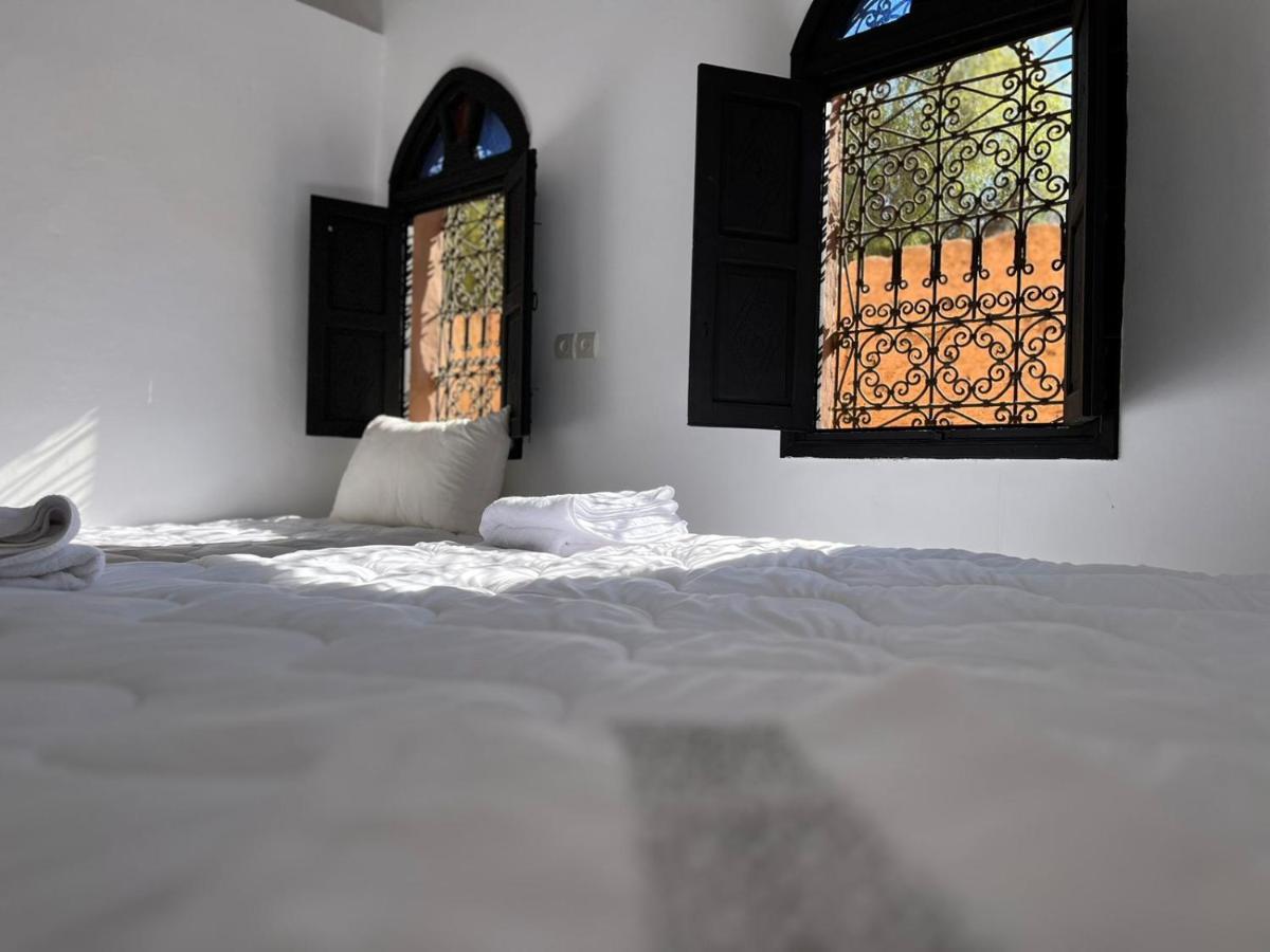 Riad Black Doors Marrakesh Exterior photo