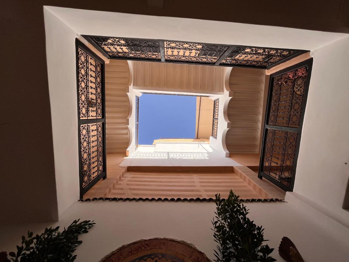 Riad Black Doors Marrakesh Exterior photo