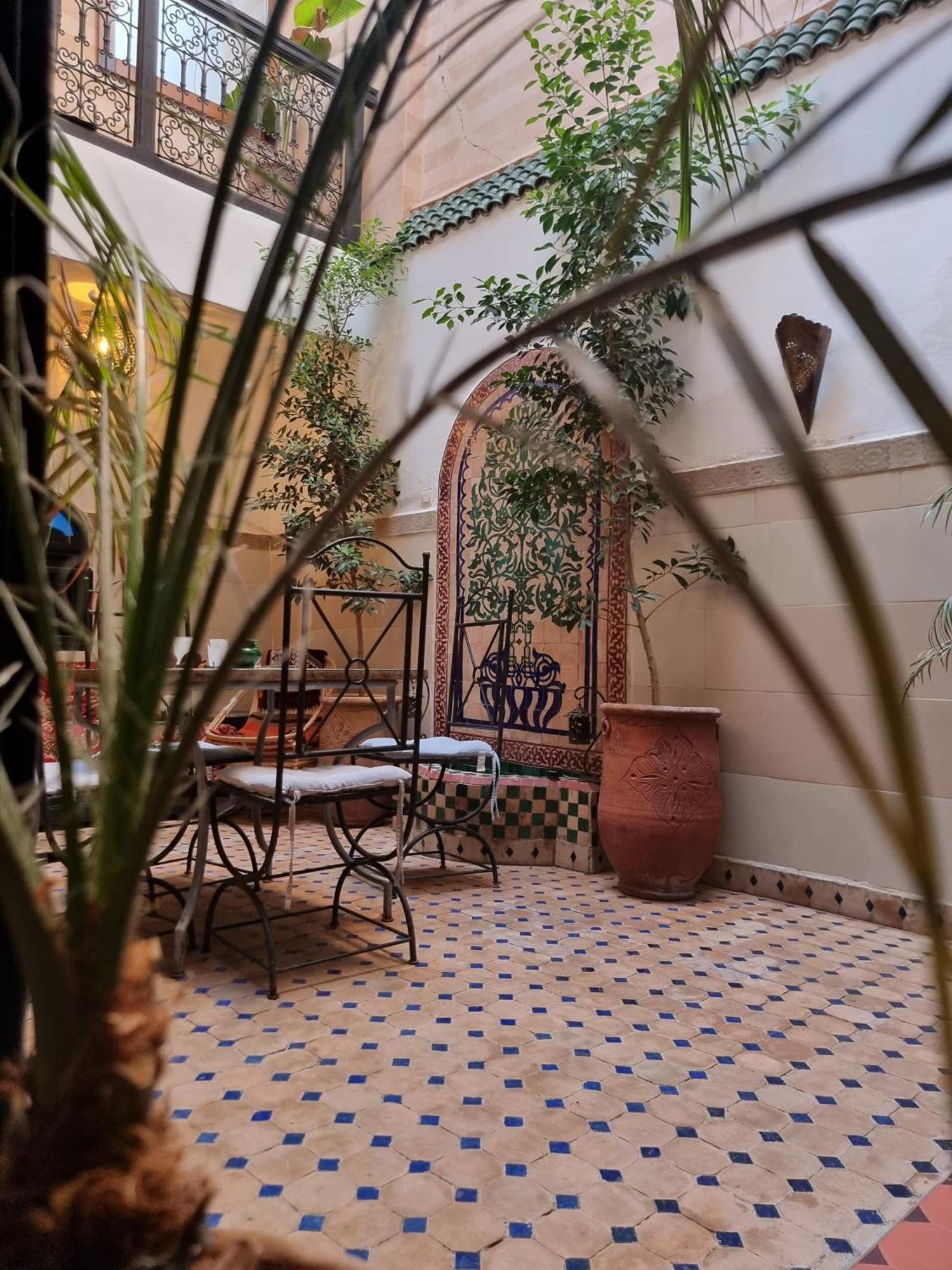Riad Black Doors Marrakesh Exterior photo