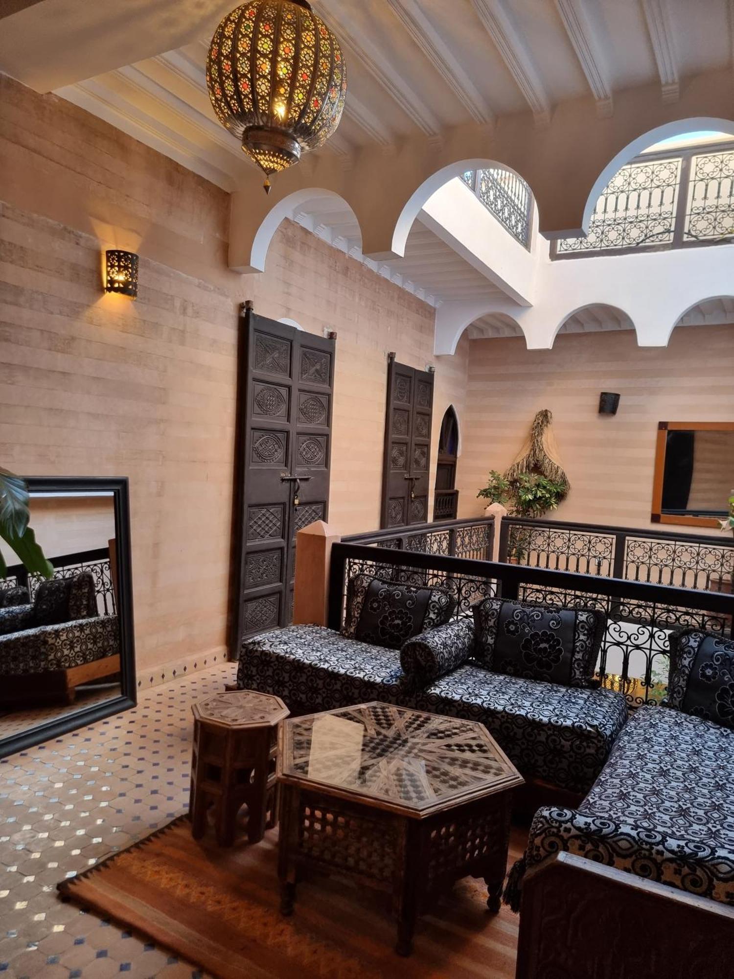 Riad Black Doors Marrakesh Exterior photo