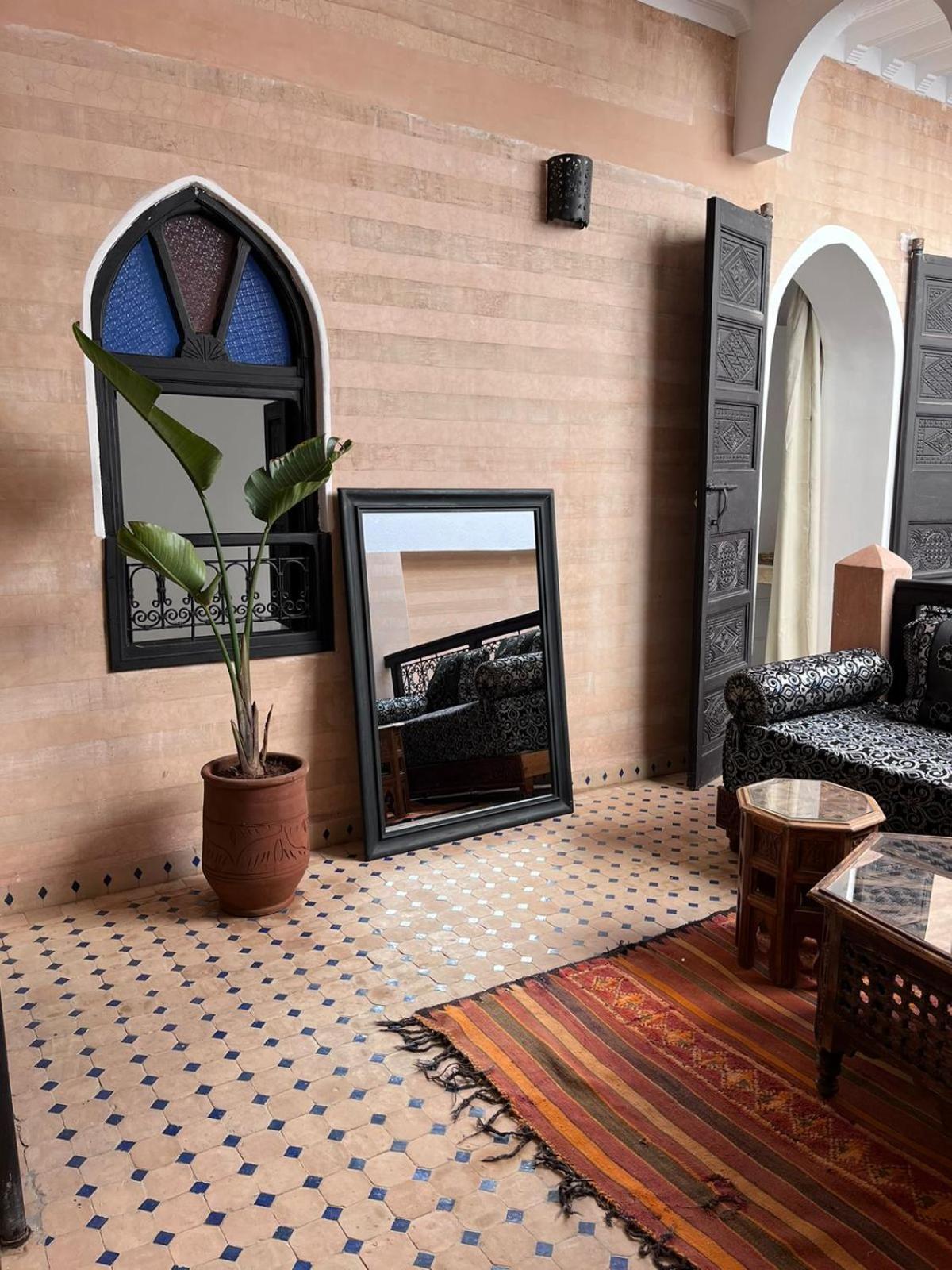 Riad Black Doors Marrakesh Exterior photo