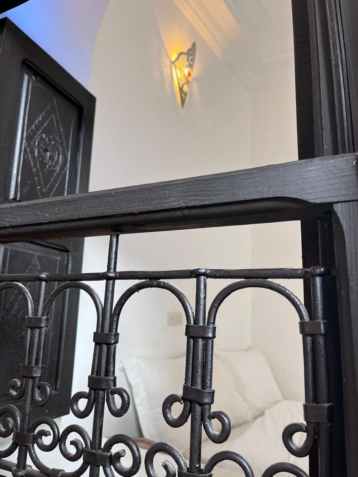 Riad Black Doors Marrakesh Exterior photo