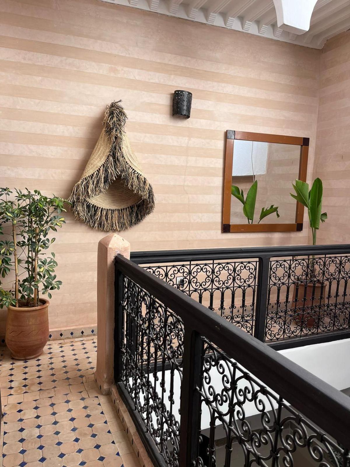 Riad Black Doors Marrakesh Exterior photo