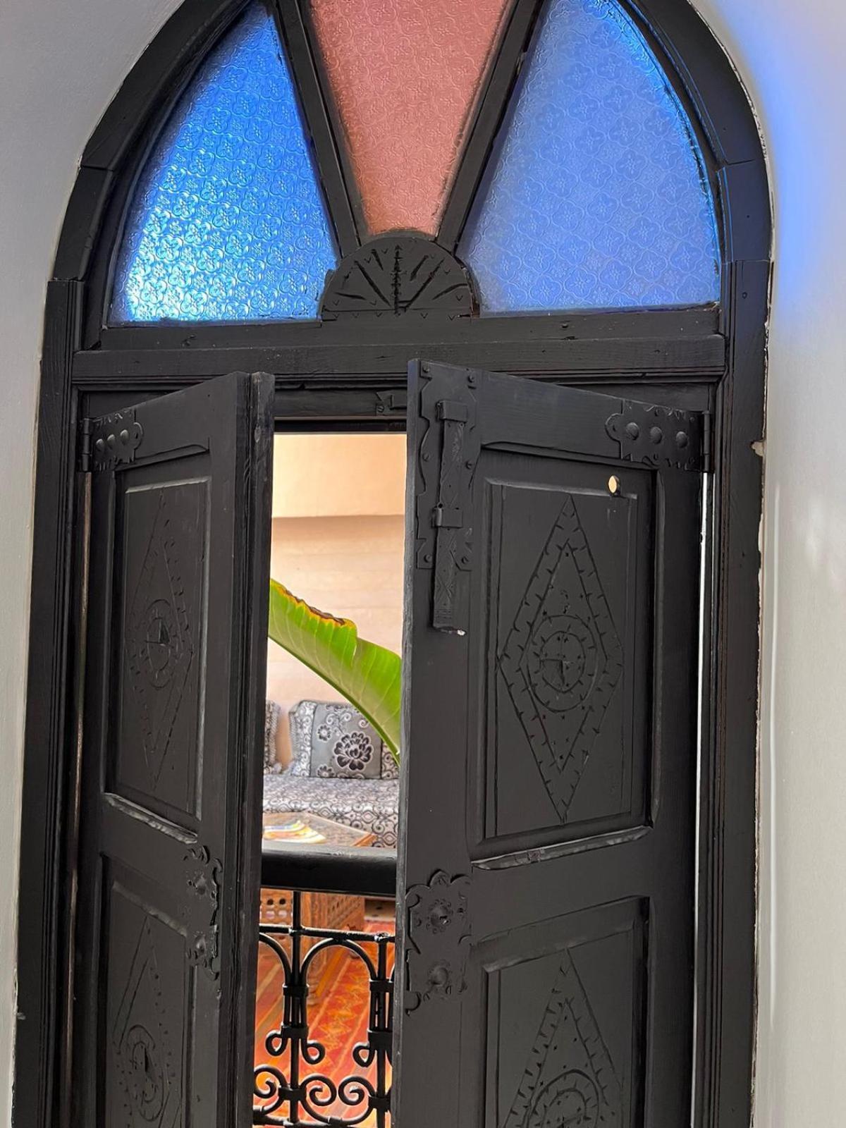 Riad Black Doors Marrakesh Exterior photo