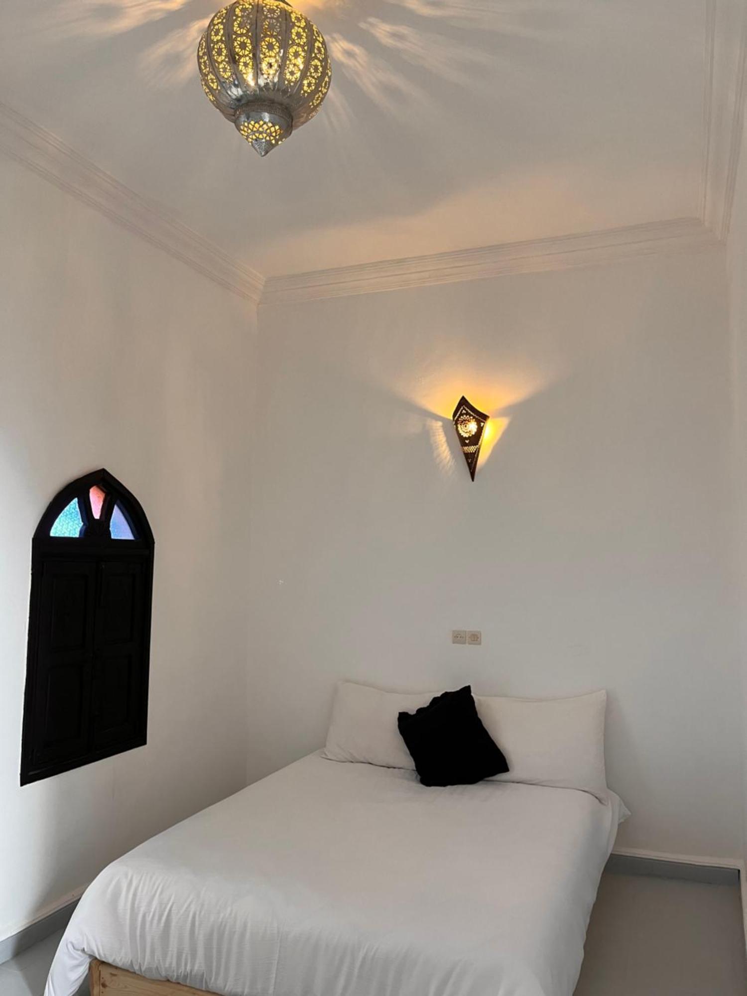 Riad Black Doors Marrakesh Exterior photo